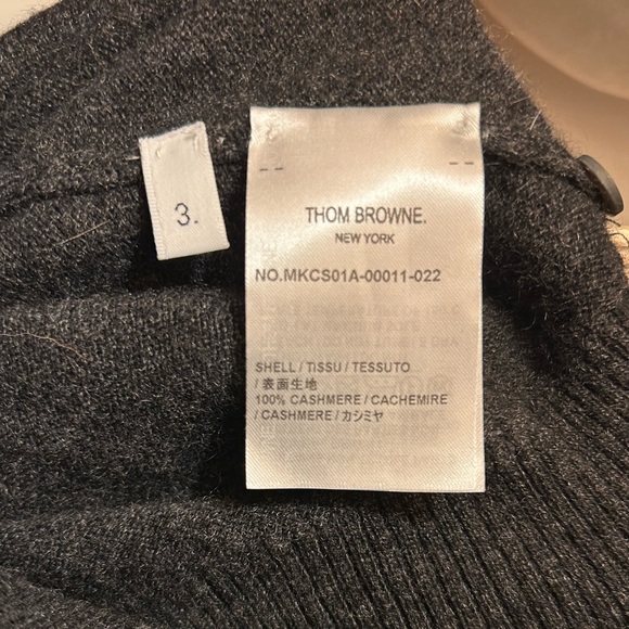 Authentic Thom Browne 100% Cashmere Gray Side Button Arm Stripe Cardigan Size 3 - Picture 9 of 12